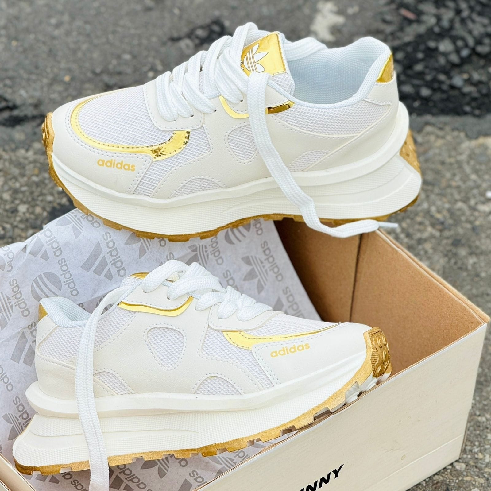 Tenis Adidas Dama Fc Blanco Dorado